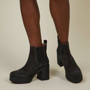 NWOB Intentionally Blank Drue Suede Boot - W7 US